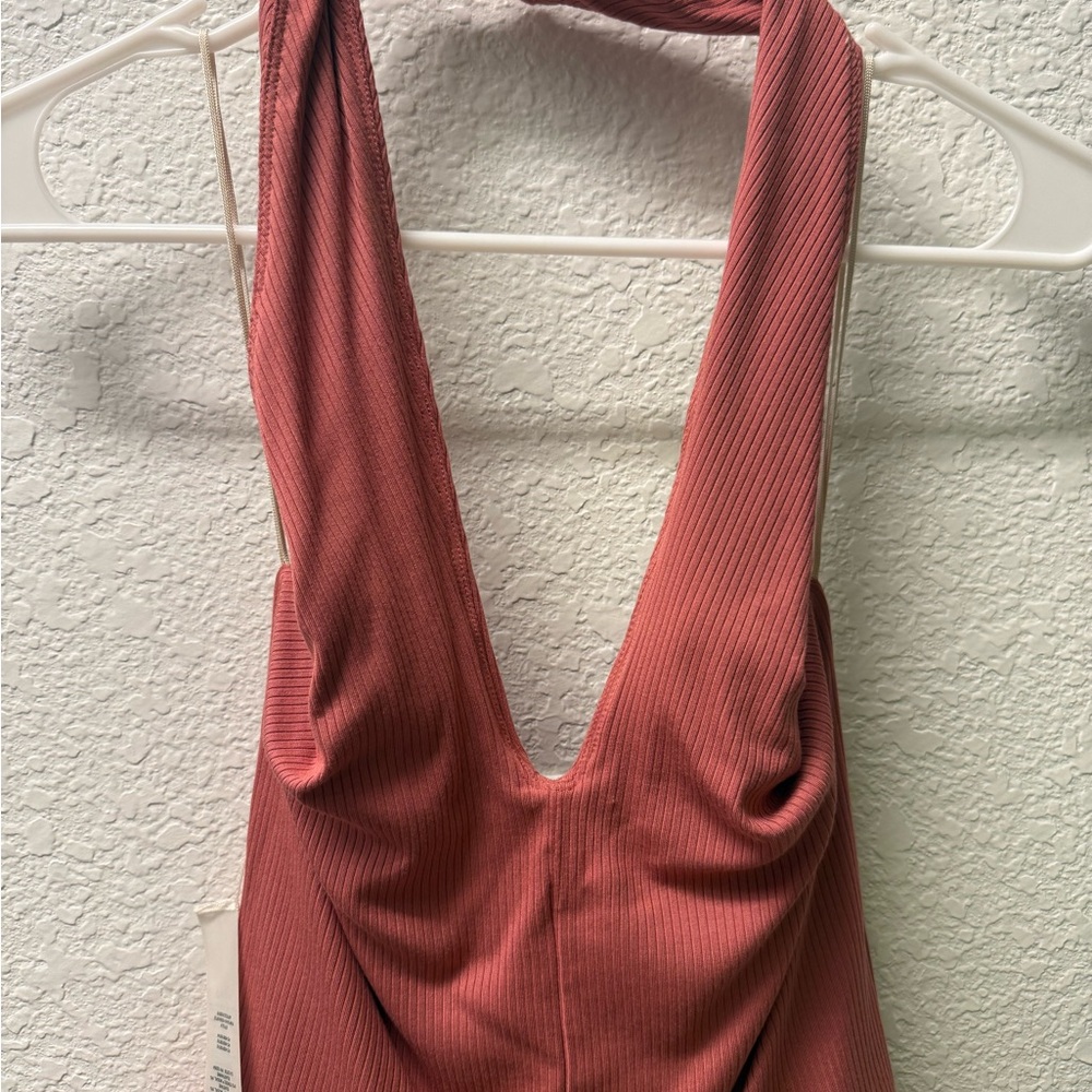 Aritzia Ribbed Deep V Halter Top - Dusty Rose